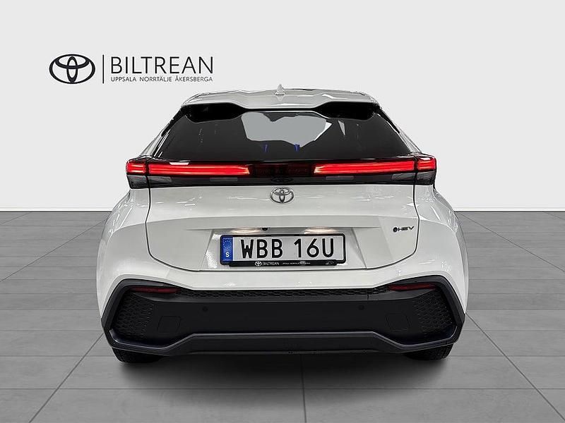Begagnad Toyota C-HR Style 197 HK (144 kW) 2023 Vit SUV