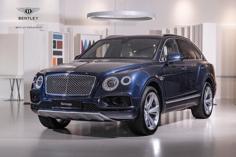 Blå Begagnad 2016 Bentley Bentayga SUV | 1 050 000 kr - Bild 1/4