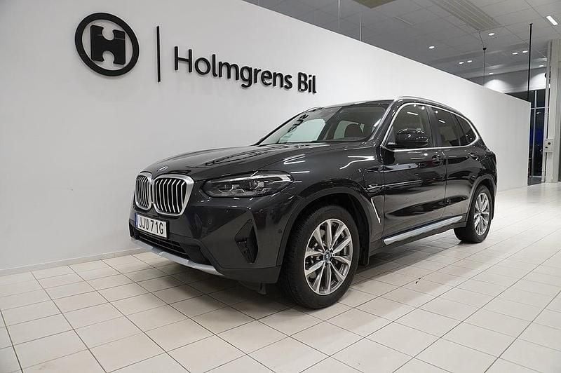 Grå Begagnad 2022 BMW X3 SUV | 419 900 kr (Bra pris) - Bild 1/4