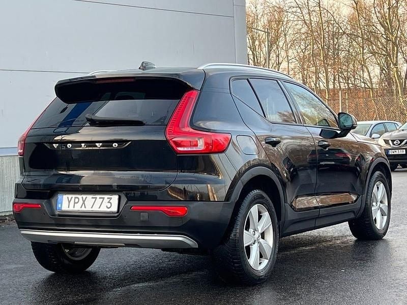 Begagnad Volvo XC40 Momentum 150 HK (110 kW) 2019 Svart SUV
