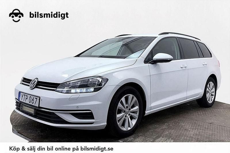 Vit Begagnad 2018 VW Golf VII Kombi | 134 800 kr (Marknadspris) - Bild 1/3