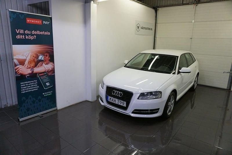 Begagnad Audi A3 Attraction 105 HK (77 kW) 2012 Vit Halvkombi