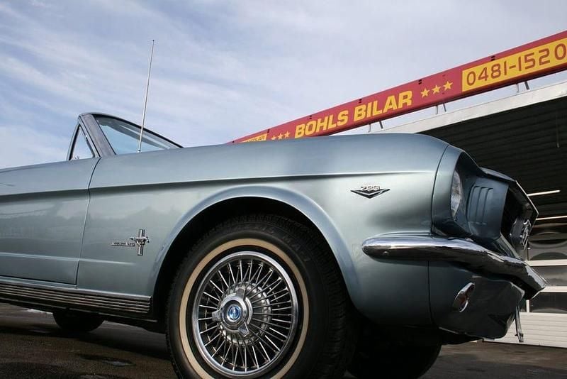 Begagnad Ford V8 203 HK (149 kW) 1966 Blå Cab