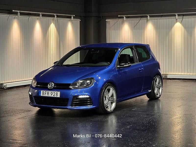 Begagnad VW Golf VI R 271 HK (199 kW) 2010 Blå Halvkombi
