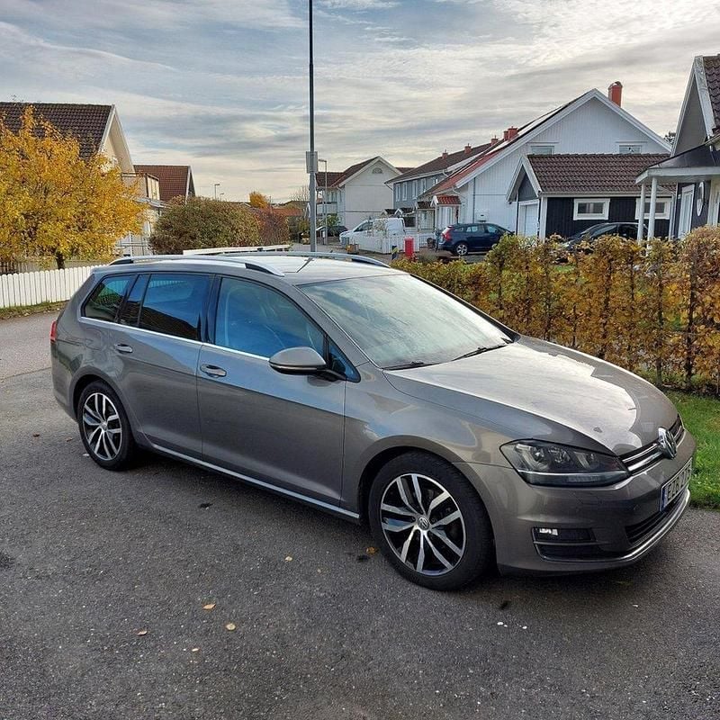 Grå Begagnad 2015 VW Golf VII GT Kombi | 119 000 kr (Marknadspris) - Bild 1/4
