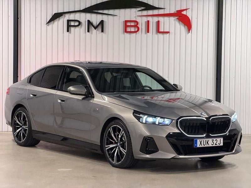 Begagnad BMW 530 M Sport 299 HK (219 kW) 2025 Grå Sedan