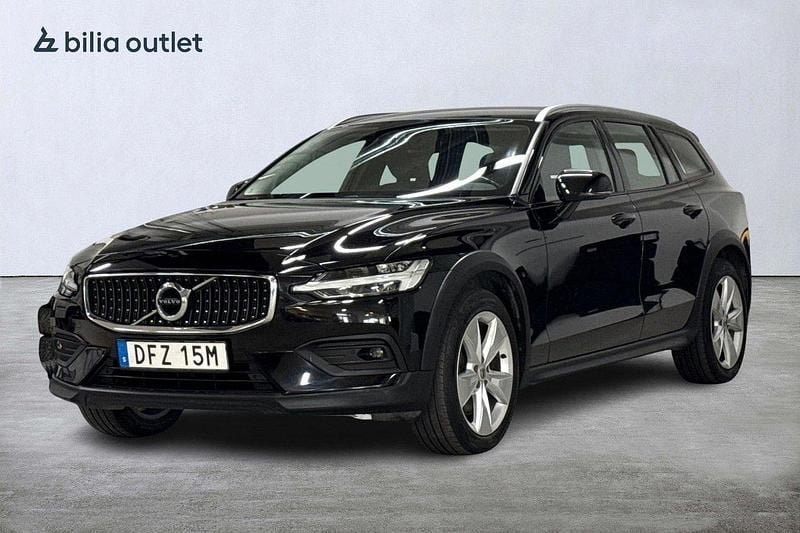 Svart Begagnad 2021 Volvo V60 CC SE Kombi | 274 900 kr (Bra pris) - Bild 1/3