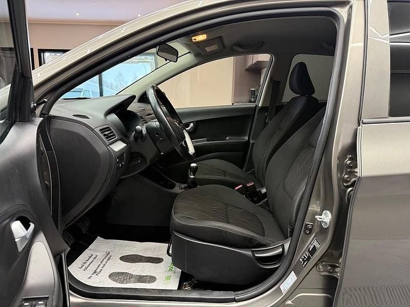 Begagnad Kia Picanto Sport 69 HK (50 kW) 2014 Grå Halvkombi