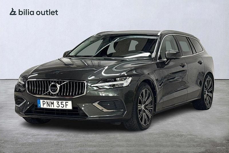 Mörkgrå Begagnad 2020 Volvo V60 Inscription Kombi | 309 900 kr (Superpris) - Bild 1/3