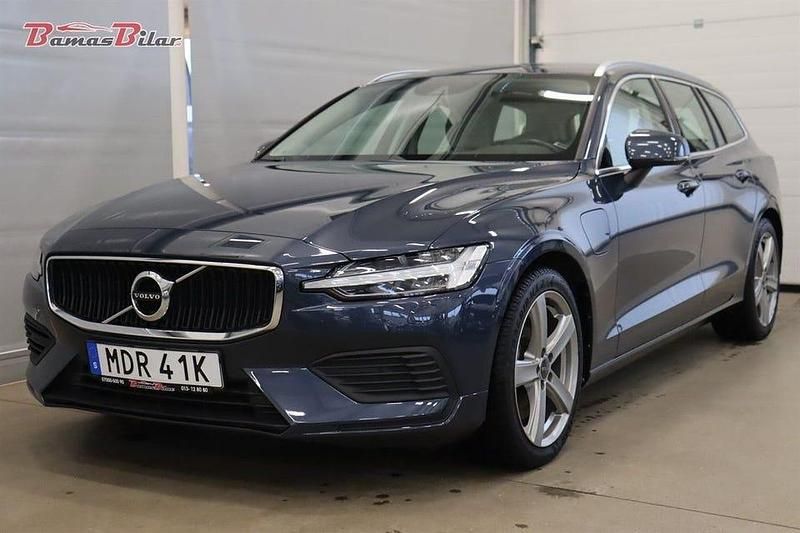 Blå Begagnad 2020 Volvo V60 Momentum Kombi | 309 900 kr (Marknadspris) - Bild 1/4