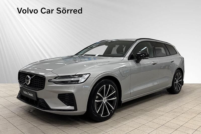 Silver Begagnad 2025 Volvo V60 Plus Kombi | 484 900 kr (Marknadspris) - Bild 1/3