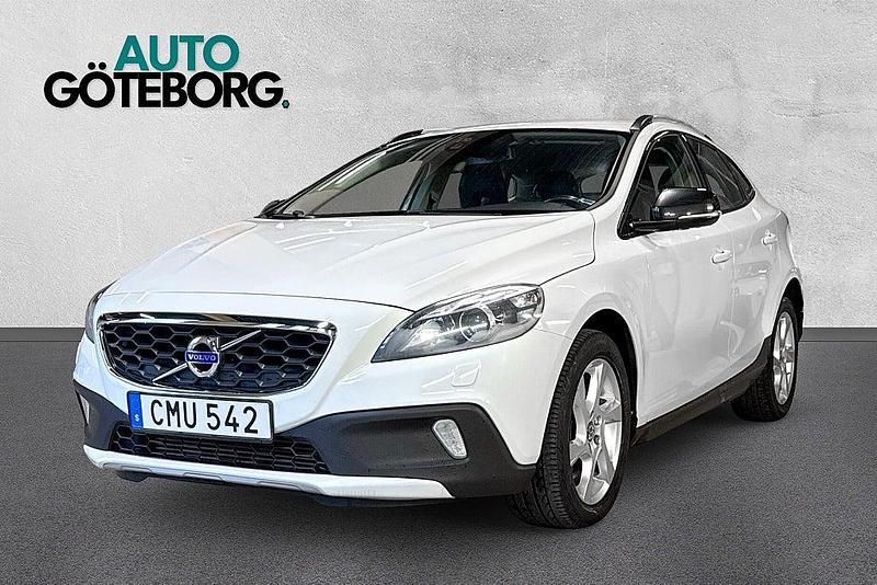 Begagnad Volvo V40 CC 2015 Vit Kombi