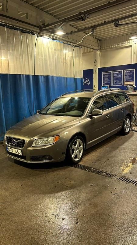 Begagnad Volvo V70 Momentum 145 HK (106 kW) 2010 Kombi