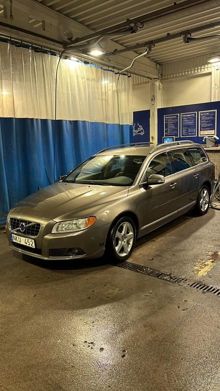 Begagnad 2010 Volvo V70 Momentum Kombi | 55 000 kr (Marknadspris) - Bild 1/4