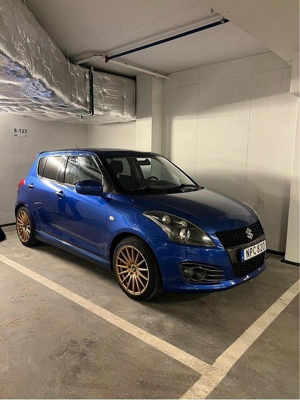 Blå Begagnad 2016 Suzuki Swift Sport Halvkombi | 85 000 kr (Marknadspris) - Bild 1/4