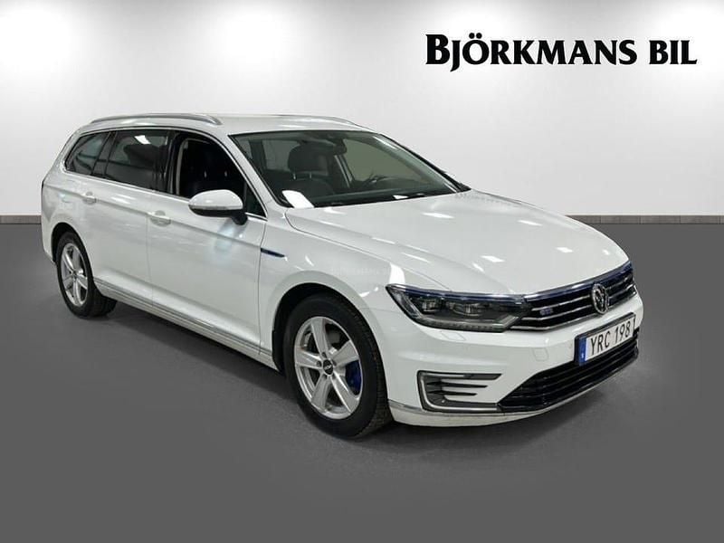 Begagnad VW Passat GTE 156 HK (114 kW) 2018 Vit Kombi