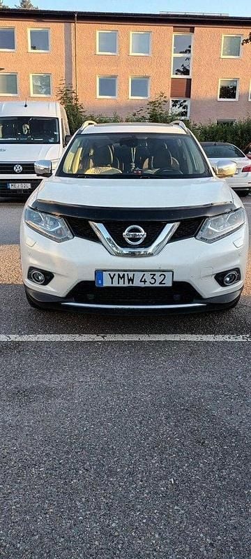 Vit Begagnad 2017 Nissan X-Trail SUV | 200 000 kr (Marknadspris) - Bild 1/4