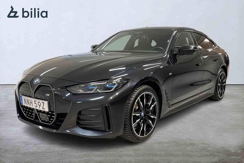 Svart Begagnad 2024 BMW i4 Sedan | 549 000 kr (Lite dyr) - Bild 1/1