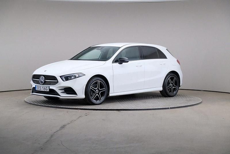 Vit (polarvit solid lack) Begagnad 2022 Mercedes A250 AMG Sedan | 279 000 kr (Marknadspris) - Bild 1/4