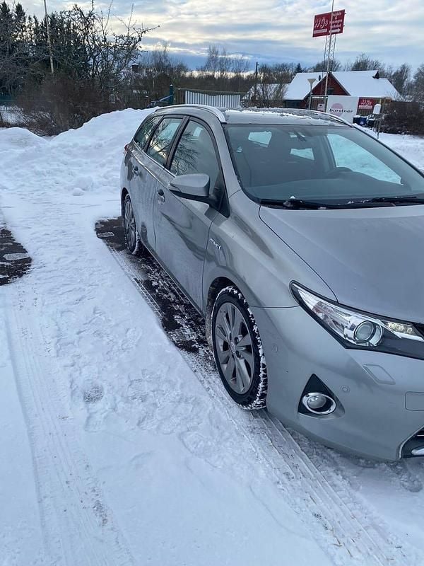 Begagnad Toyota Auris Touring Sports 136 HK (100 kW) 2014 Kombi