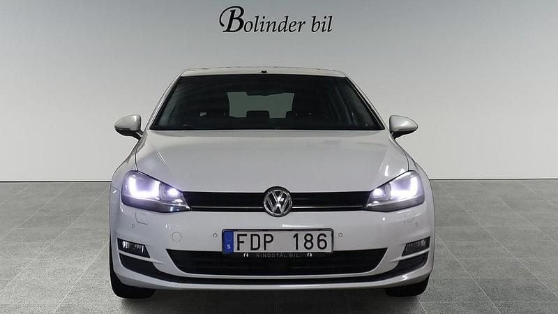 Begagnad VW Golf VII 105 HK (77 kW) 2013 Vit Halvkombi