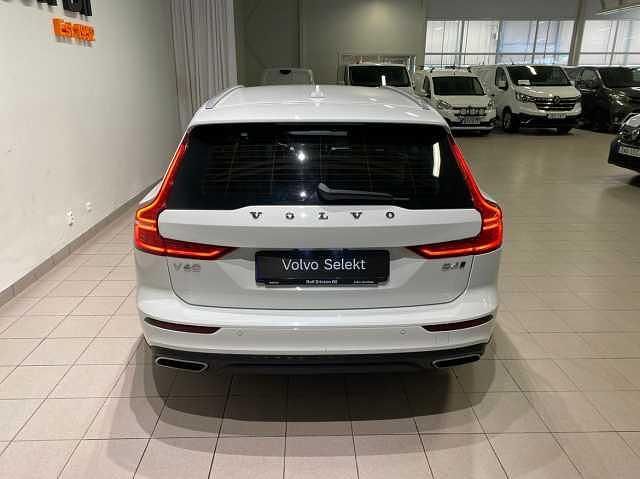 Begagnad Volvo V60 CC 197 HK (144 kW) 2022 Kombi