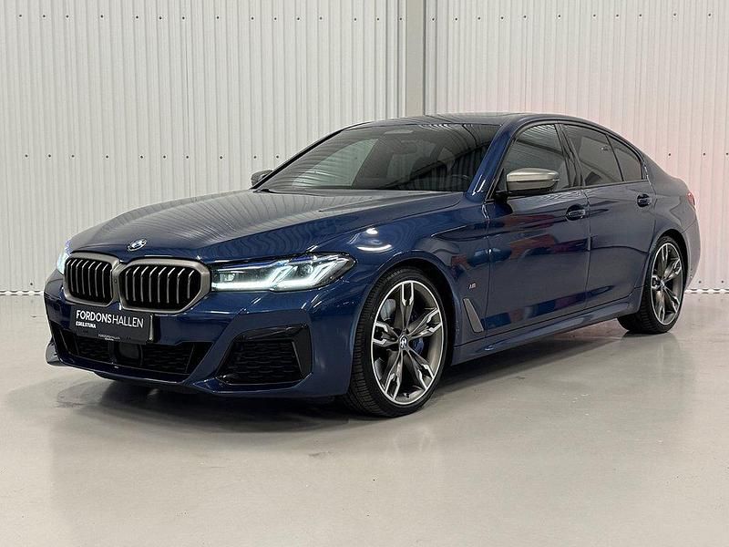 Silver Begagnad 2019 BMW M550 Efficient Dynamics Sedan | 699 900 kr - Bild 1/4