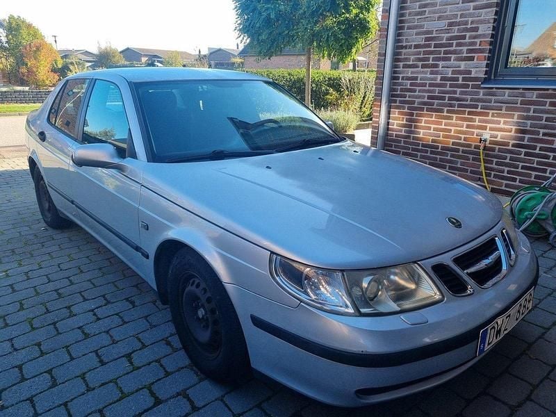 Silver Begagnad 2004 Saab 9-5 Sedan | 13 000 kr (Bra pris) - Bild 1/4