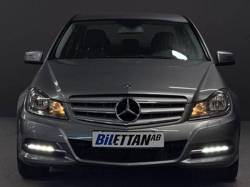 Begagnad Mercedes C220 Avantgarde 170 HK (125 kW) 2011 Silver Sedan