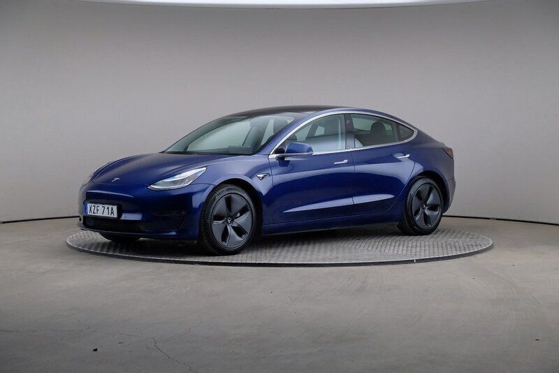 Blå Begagnad 2020 Tesla Model 3 Long Range Sedan | 239 000 kr (Marknadspris) - Bild 1/4