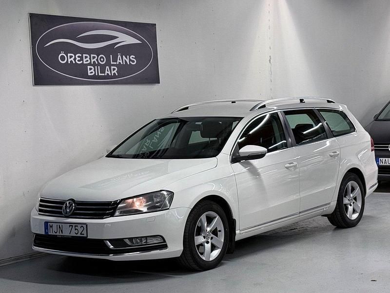 Vit Begagnad 2014 VW Passat Kombi | 79 900 kr (Marknadspris) - Bild 1/4