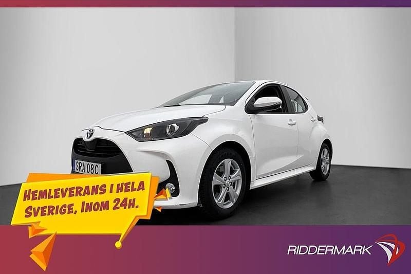 Vit Begagnad 2022 Toyota Yaris Hybrid | 184 900 kr (Superpris) - Bild 1/3