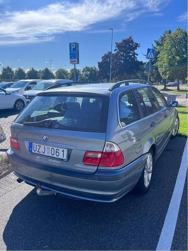 Grå Begagnad 2004 BMW 318 Kombi | 16 000 kr (Bra pris) - Bild 1/2