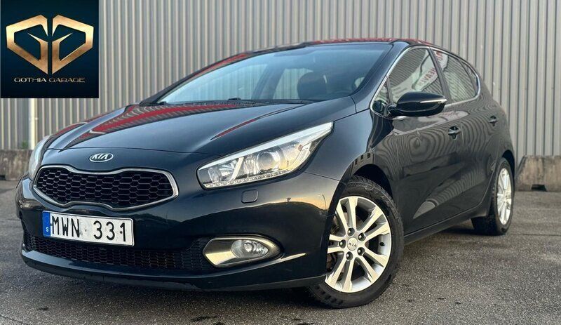 Svart Begagnad 2012 Kia Ceed Comfort Halvkombi | 84 900 kr (Marknadspris) - Bild 1/4