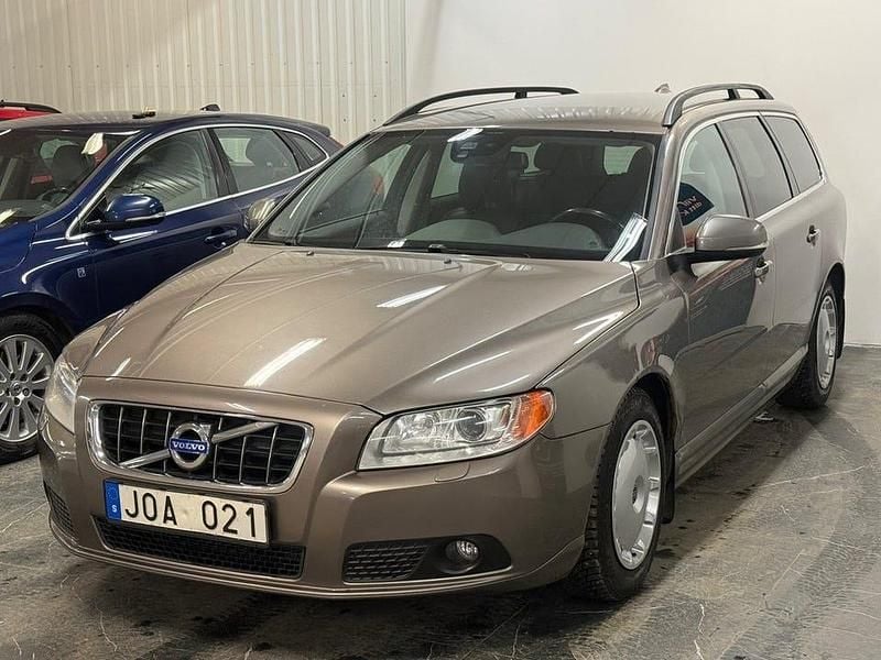 Begagnad Volvo V70 Momentum 116 HK (85 kW) 2011 Grå Kombi