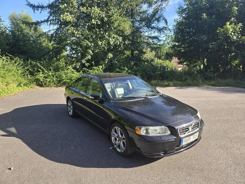 Svart Begagnad 2009 Volvo S60 Sedan | 30 000 kr (Bra pris) - Bild 1/4