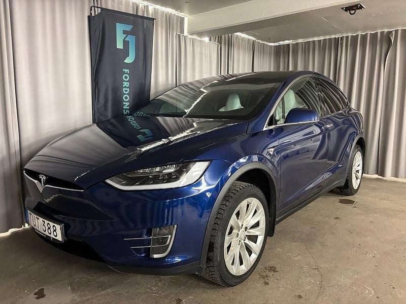 Begagnad Tesla Model X 230 kW (313 HK) 2016 Blå SUV