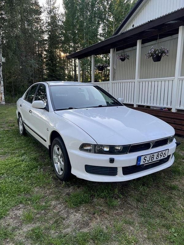 Vit Begagnad 2001 Mitsubishi Galant Sedan | 15 000 kr - Bild 1/4