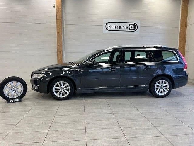 Grå Begagnad 2016 Volvo V70 Standard Kombi | 135 000 kr (Marknadspris) - Bild 1/4