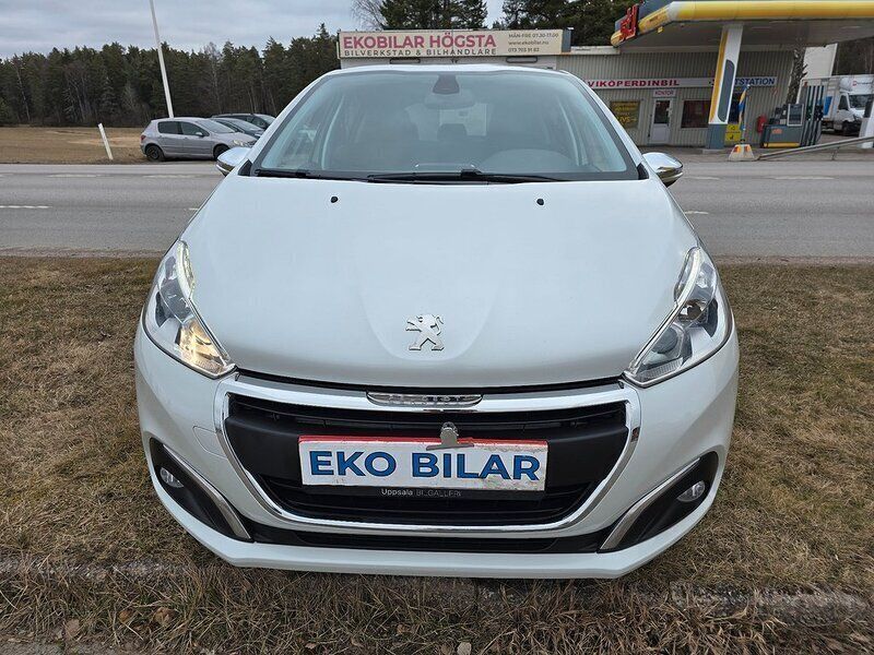 Vit Begagnad 2016 Peugeot 208 Style Halvkombi | 67 900 kr (Marknadspris) - Bild 1/4