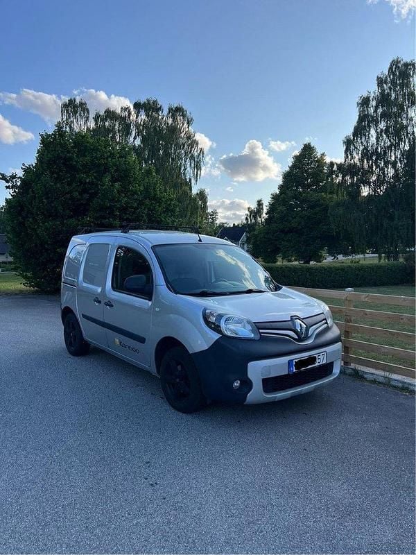 Silver Begagnad 2013 Renault Kangoo Minibuss | 44 600 kr (Dyr) - Bild 1/4