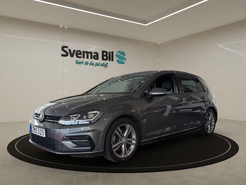 Indium grey metallic Begagnad 2018 VW Golf VII R-line Halvkombi | 189 900 kr (Marknadspris) - Bild 1/4