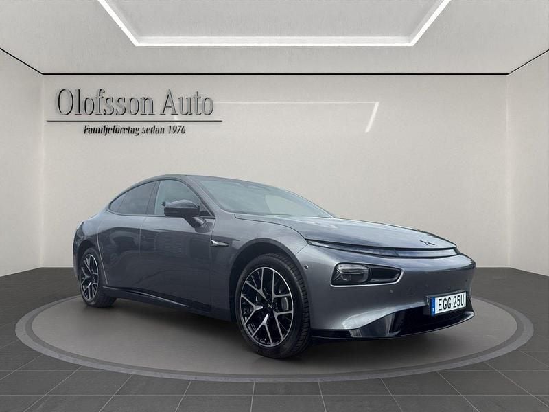 Begagnad XPENG P7 AWD Performance 348 kW (474 HK) 2024 Silver (silver frost) Sedan