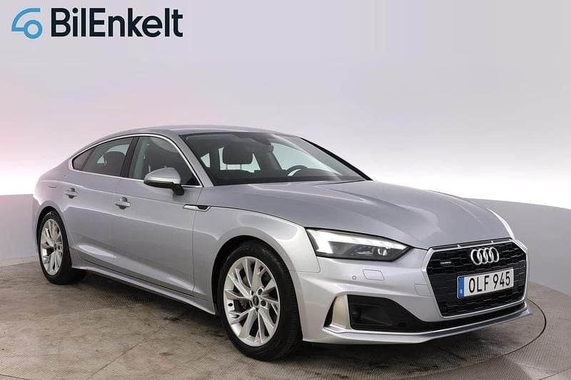 Silver Begagnad 2021 Audi A5 Sportback Advanced Halvkombi | 339 900 kr (Marknadspris) - Bild 1/4