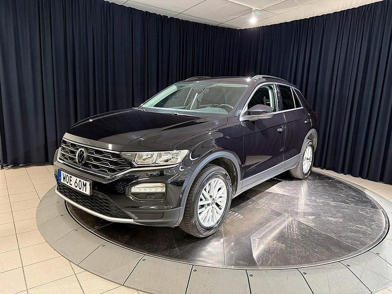 Svart Begagnad 2021 VW T-Roc SUV | 249 000 kr (Marknadspris) - Bild 1/4