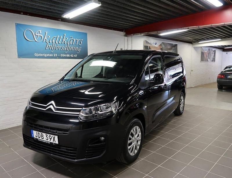 Svart Begagnad 2022 Citroën e-Berlingo Minibuss | 235 000 kr (Bra pris) - Bild 1/4