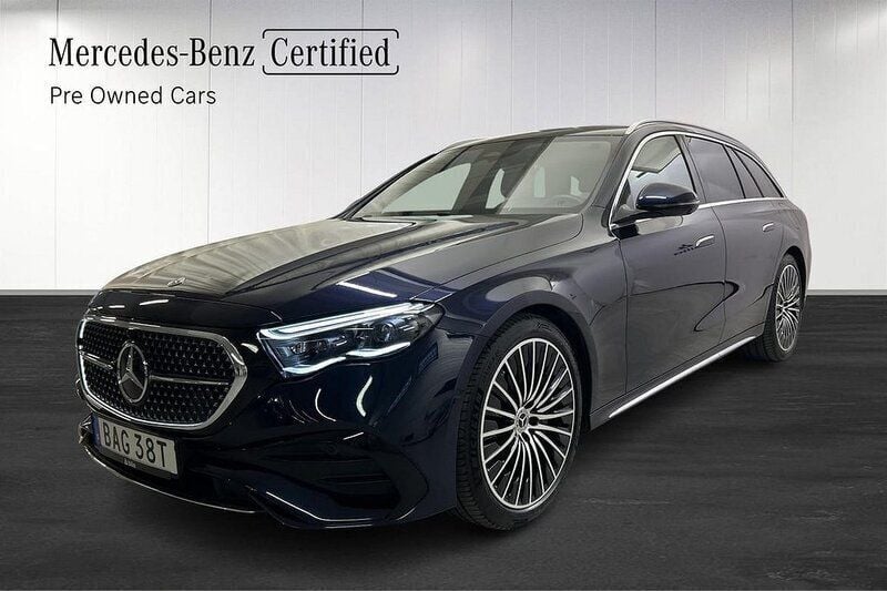 Mörkblå Begagnad 2024 Mercedes E300 AMG Kombi | 759 900 kr (Dyr) - Bild 1/4