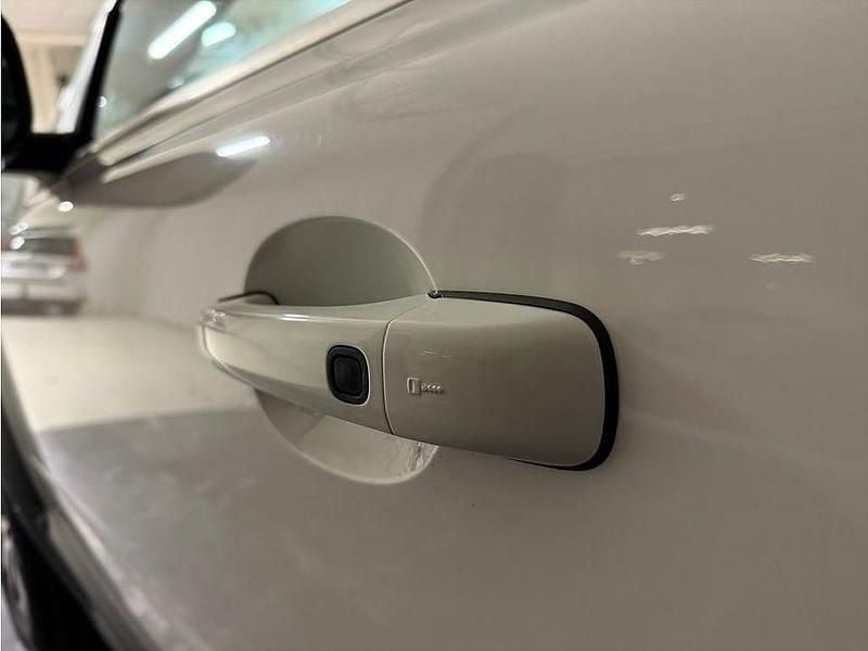 Begagnad Volvo XC70 163 HK (119 kW) 2013 Vit Kombi