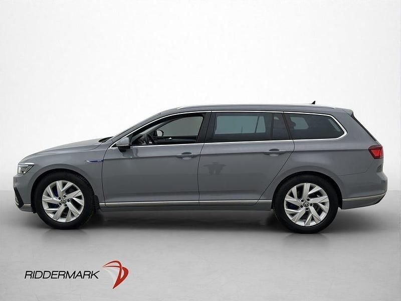 Begagnad VW Passat GTE 218 HK (160 kW) 2023 Grå Kombi