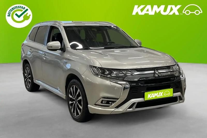 Silver/grå Begagnad 2020 Mitsubishi Outlander P-HEV SUV | 174 900 kr (Marknadspris) - Bild 1/4